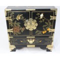 elegant cabinet est-oriental, de budoir. lacquer & pictura manuala. Taiwan anii' 70